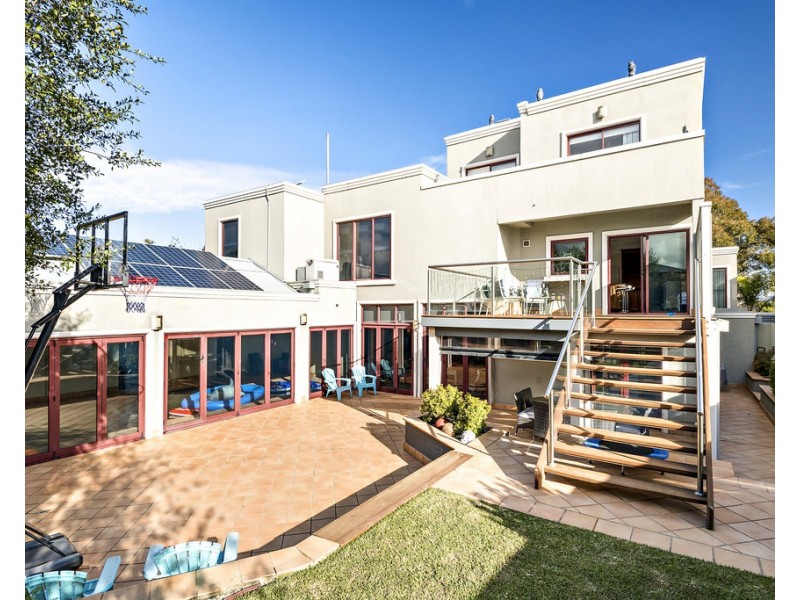 7 Island Point Avenue, Waterways VIC 3195