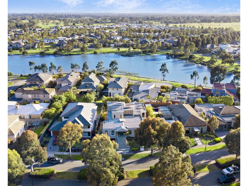 7 Island Point Avenue, Waterways VIC 3195