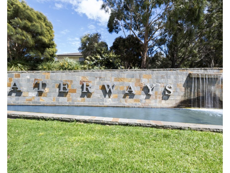 7 Island Point Avenue, Waterways VIC 3195