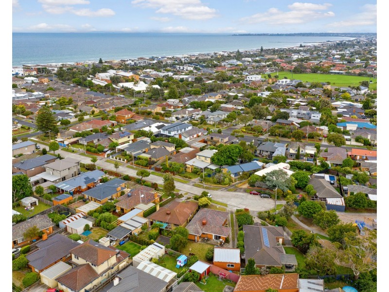 16 Tarlee Court, Aspendale VIC 3195