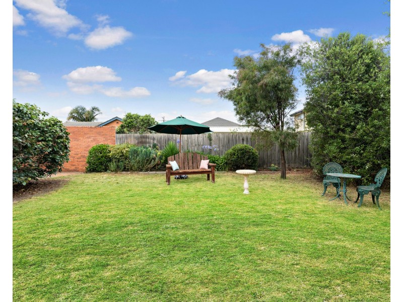 16 Tarlee Court, Aspendale VIC 3195