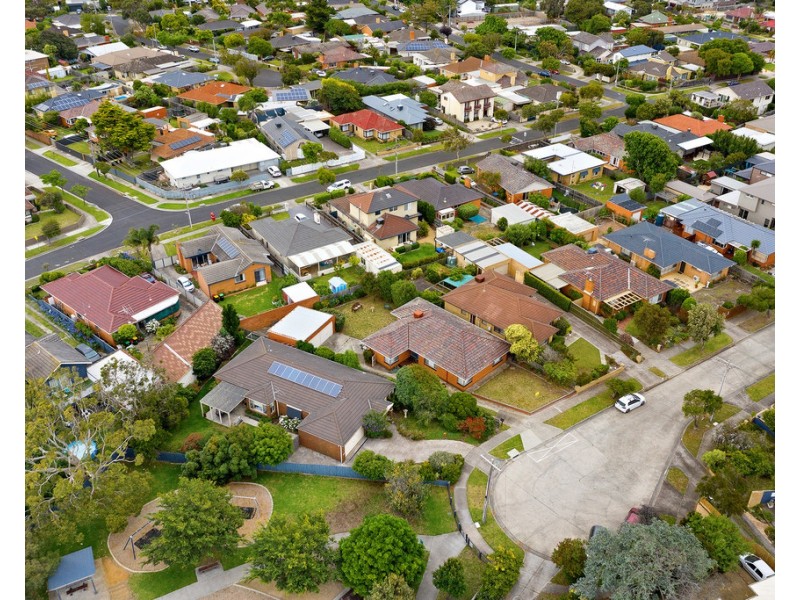 16 Tarlee Court, Aspendale VIC 3195