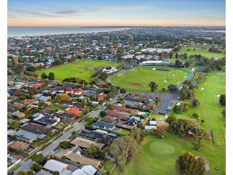 39 Hughes Avenue, Edithvale VIC 3196