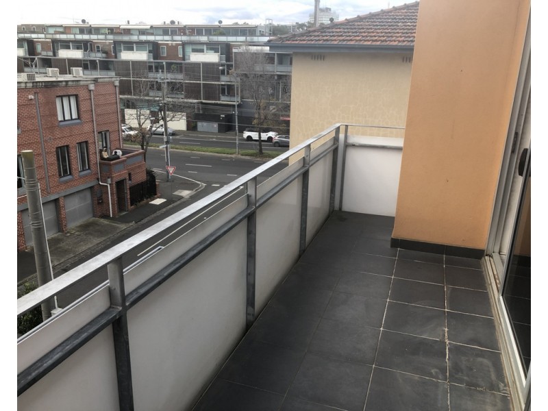 18/52 Fitzroy Street, St Kilda VIC 3182