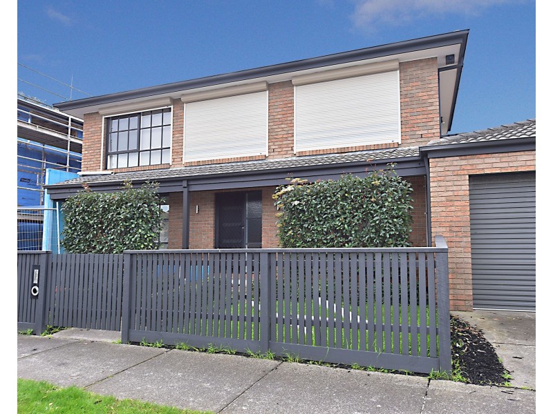 13 Lorenzo Way, Aspendale Gardens VIC 3195