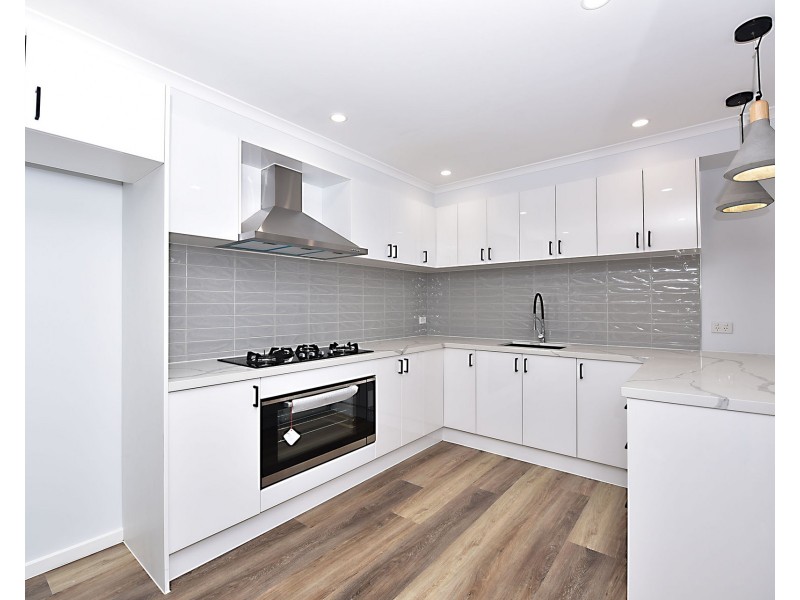 13 Lorenzo Way, Aspendale Gardens VIC 3195