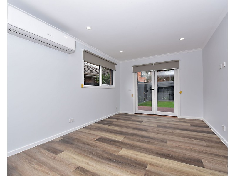 13 Lorenzo Way, Aspendale Gardens VIC 3195