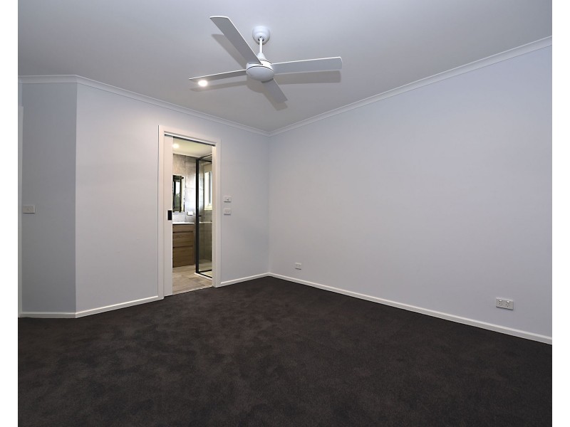 13 Lorenzo Way, Aspendale Gardens VIC 3195