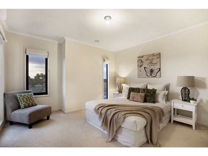 8 Hutchins Close, Mordialloc VIC 3195