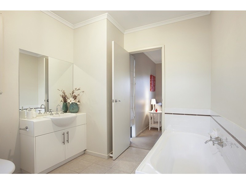 8 Hutchins Close, Mordialloc VIC 3195