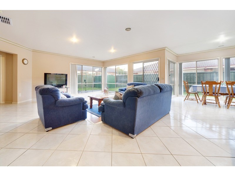 23 Pacific Drive, Aspendale Gardens VIC 3195