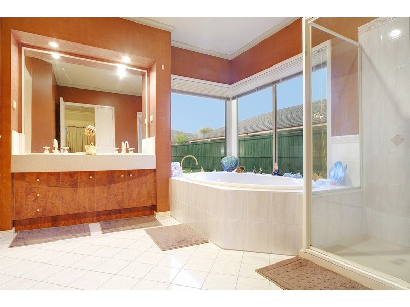 23 Pacific Drive, Aspendale Gardens VIC 3195