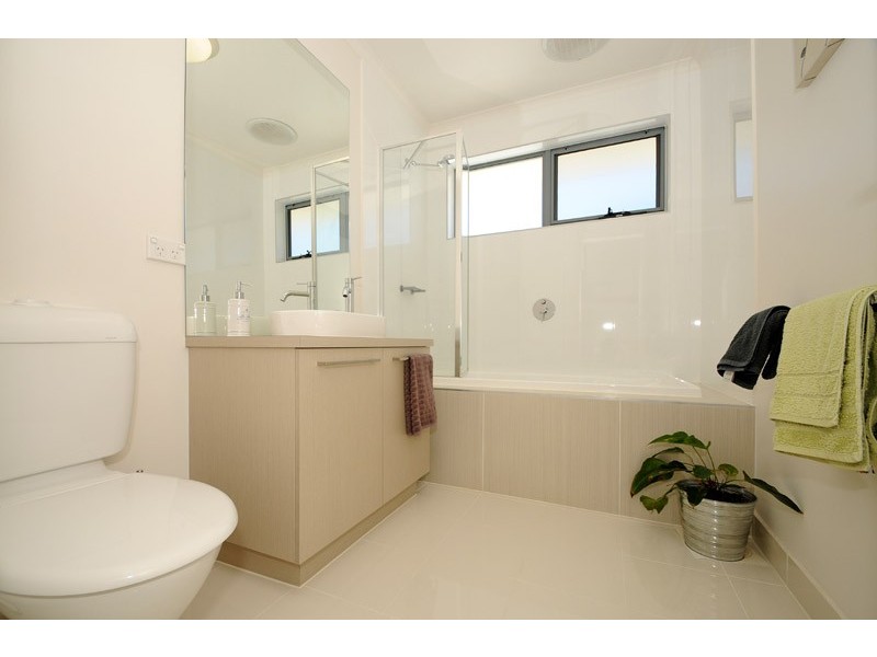 11 Jubilee Boulevard, Waterways VIC 3195