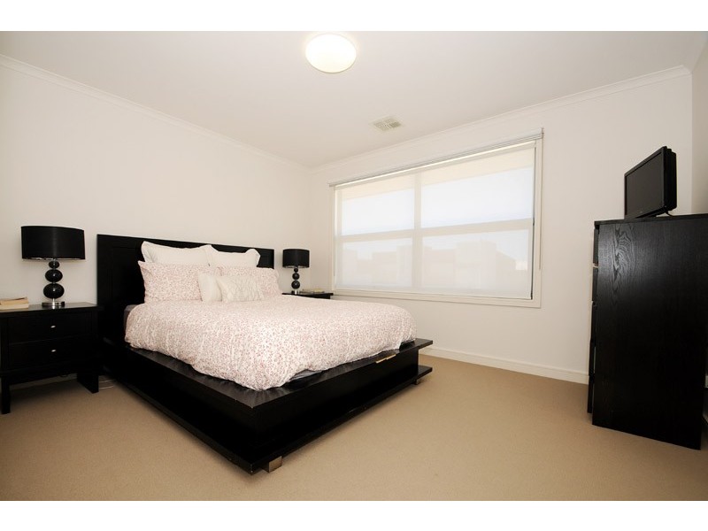 11 Jubilee Boulevard, Waterways VIC 3195