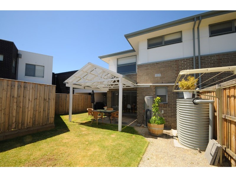 11 Jubilee Boulevard, Waterways VIC 3195