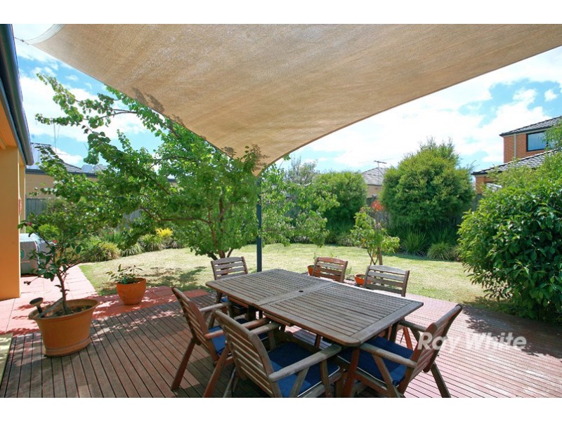 22 Waterside Drive, Waterways VIC 3195