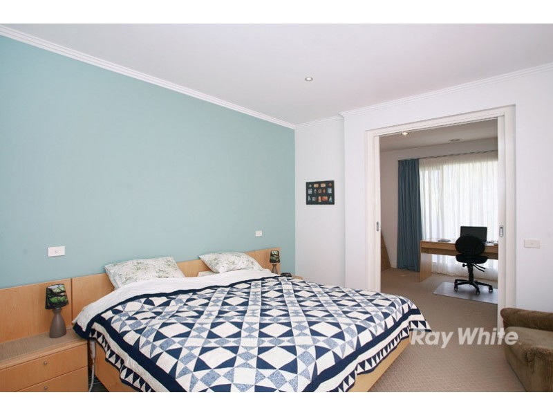22 Waterside Drive, Waterways VIC 3195