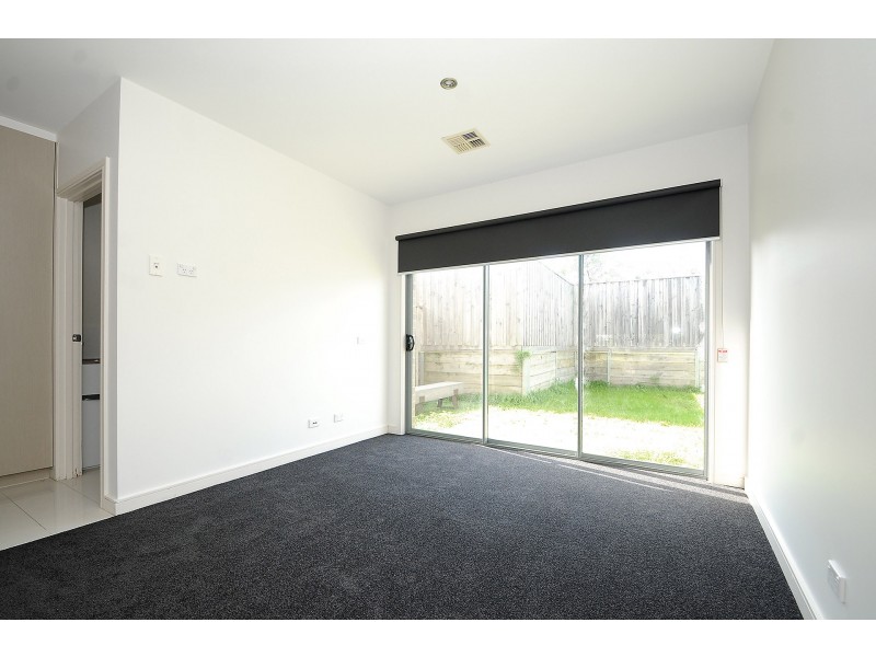 19 Paragon Way, Waterways VIC 3195