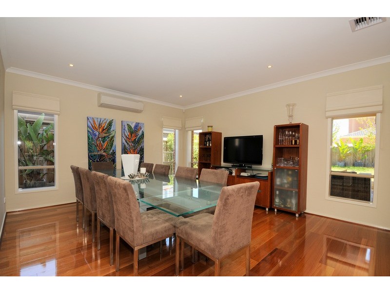 140 Lakeview Boulevard, Keysborough VIC 3173