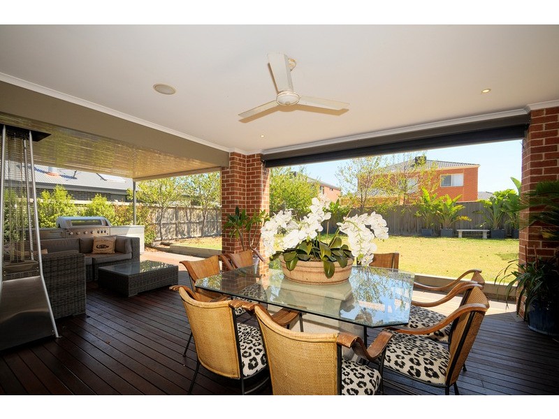 140 Lakeview Boulevard, Keysborough VIC 3173