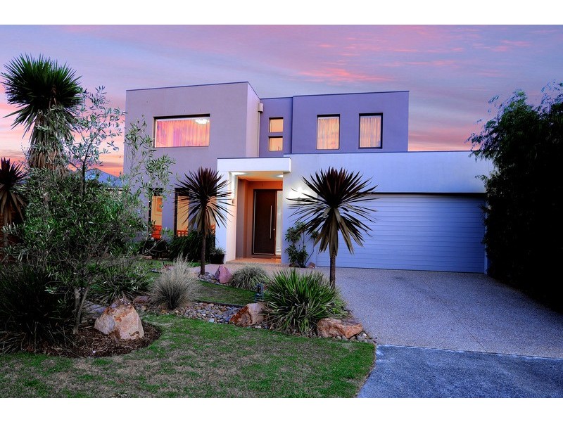 4 The Mews, Waterways VIC 3195