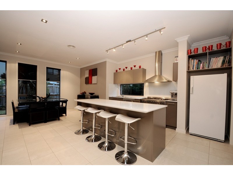 4 The Mews, Waterways VIC 3195