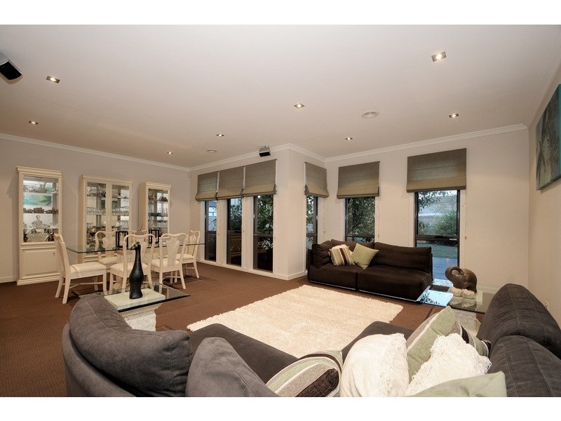 4 The Mews, Waterways VIC 3195