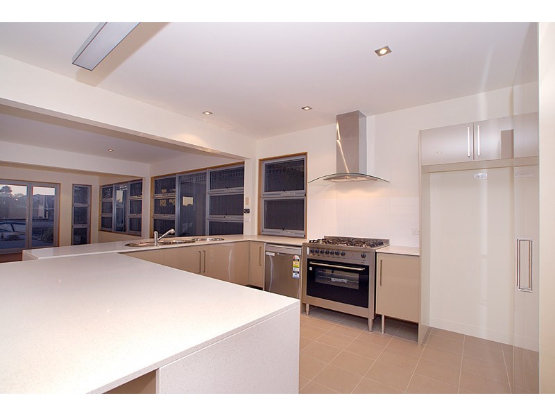 15B Seafarer Court, Patterson Lakes VIC 3197