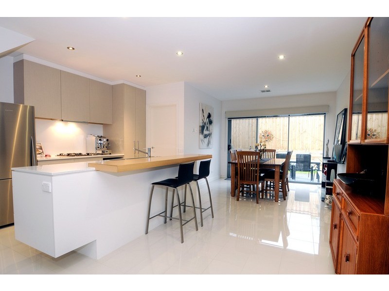 7 Ashberg Drive, Waterways VIC 3195