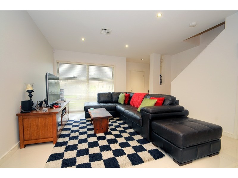 7 Ashberg Drive, Waterways VIC 3195