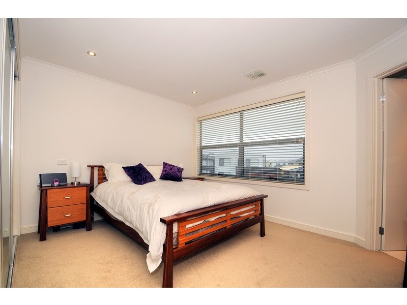 7 Ashberg Drive, Waterways VIC 3195