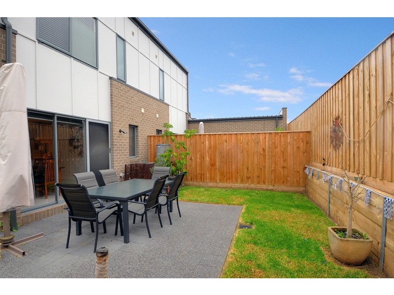 7 Ashberg Drive, Waterways VIC 3195