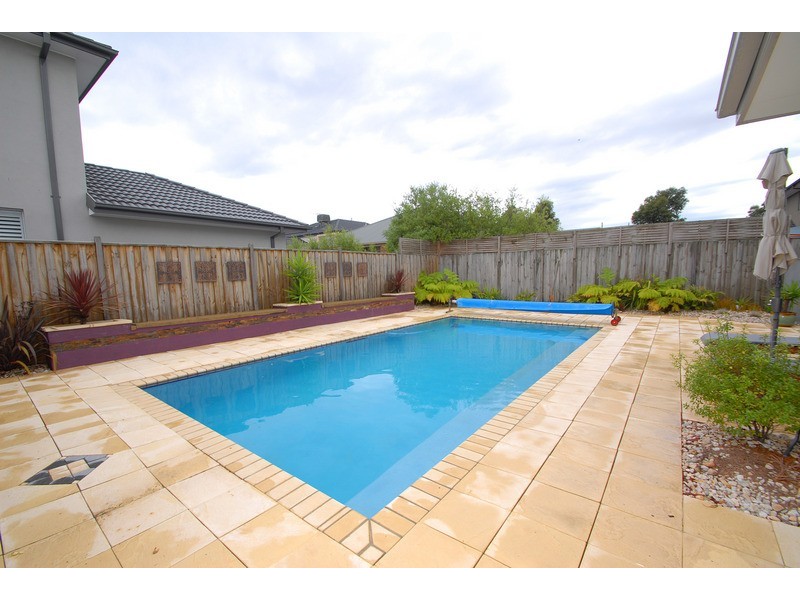 5 Observation Court, Waterways VIC 3195