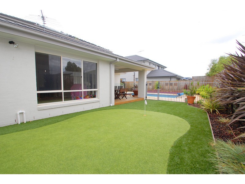 5 Observation Court, Waterways VIC 3195