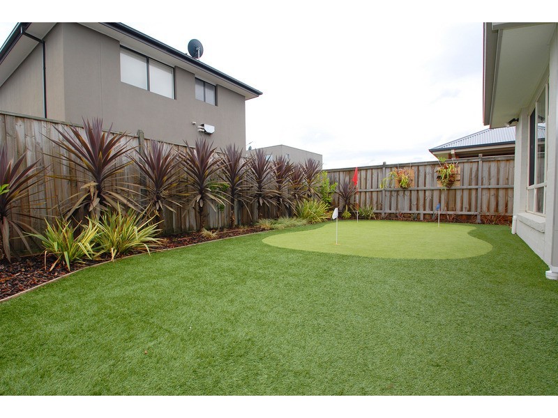 5 Observation Court, Waterways VIC 3195