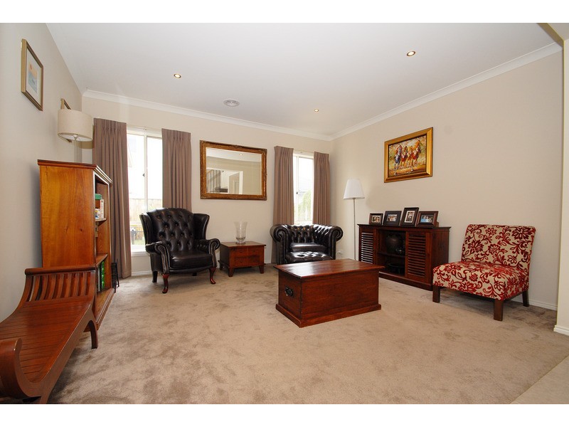 5 Observation Court, Waterways VIC 3195