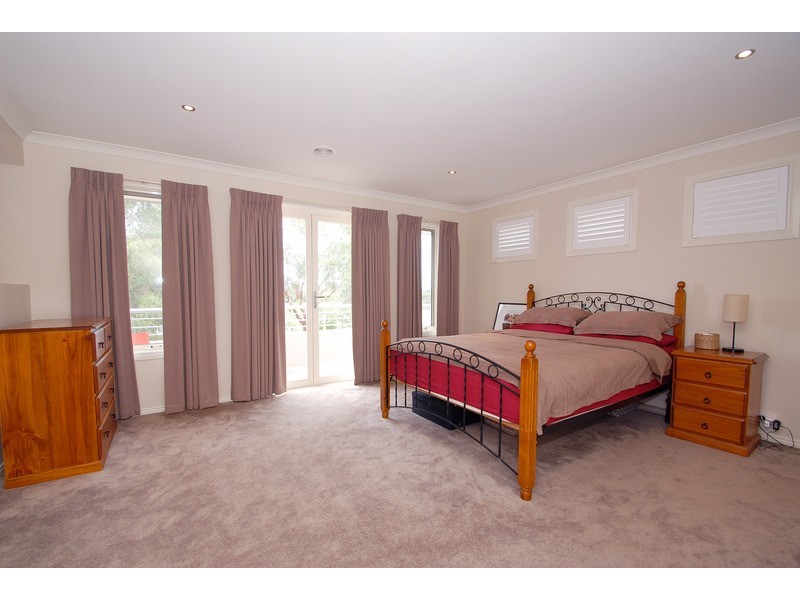 5 Observation Court, Waterways VIC 3195