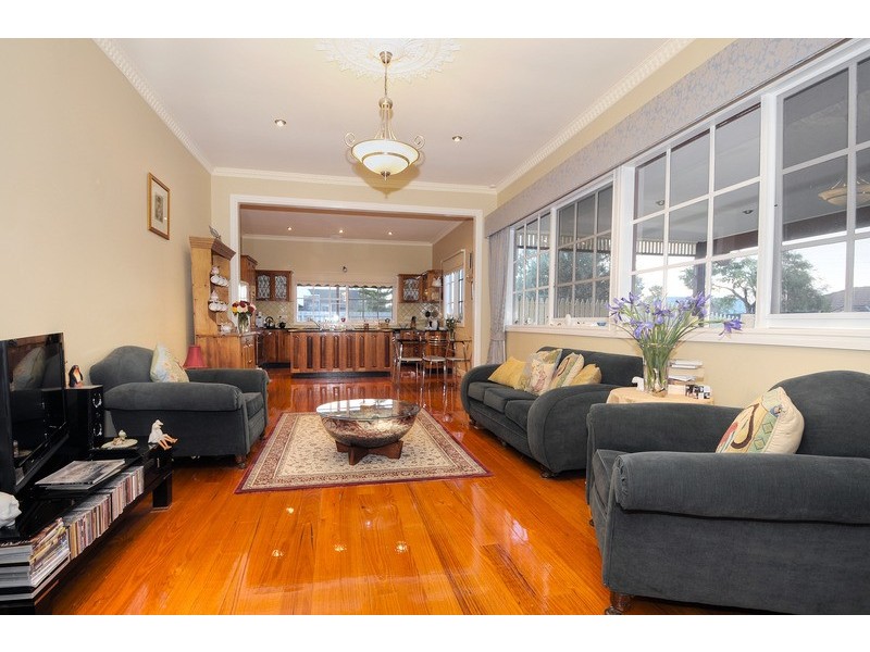 15 Ashmore Avenue, Mordialloc VIC 3195