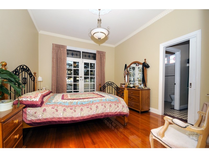 15 Ashmore Avenue, Mordialloc VIC 3195