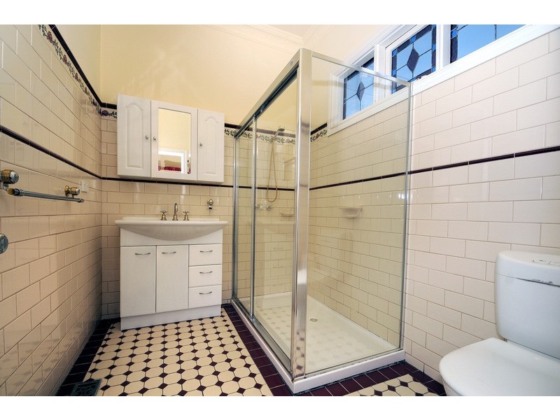 15 Ashmore Avenue, Mordialloc VIC 3195