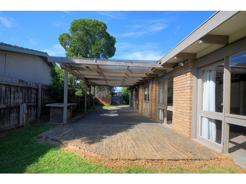 36 Henry Crescent, Seaford VIC 3198