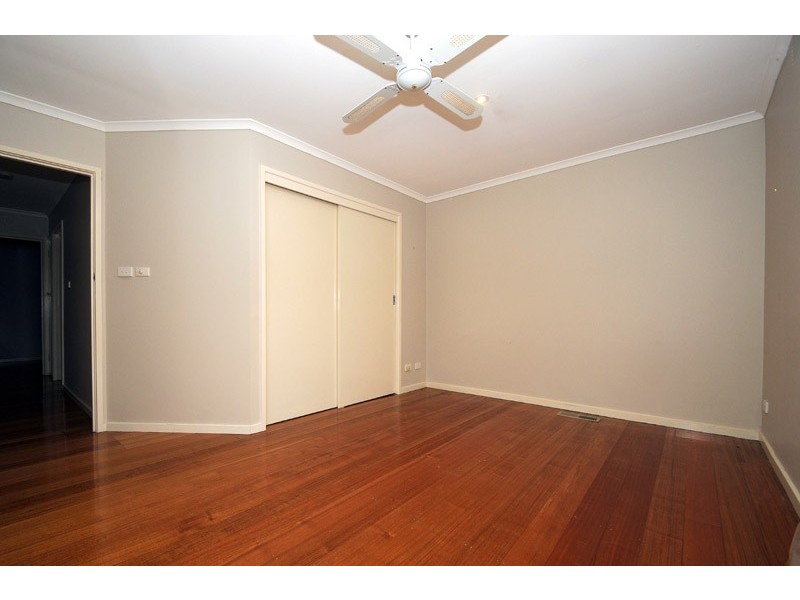 24 Kinsale Street, Seaford VIC 3198