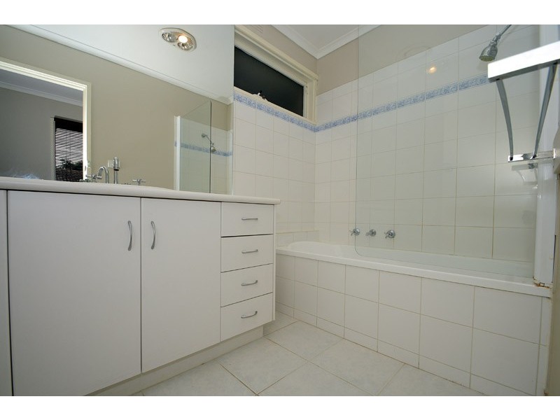 24 Kinsale Street, Seaford VIC 3198