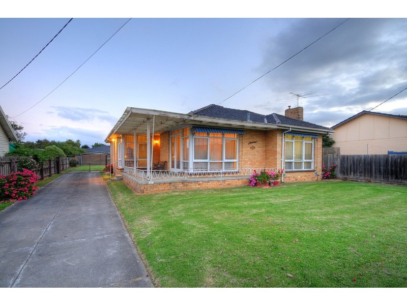 2 Eulinga Avenue, Aspendale VIC 3195