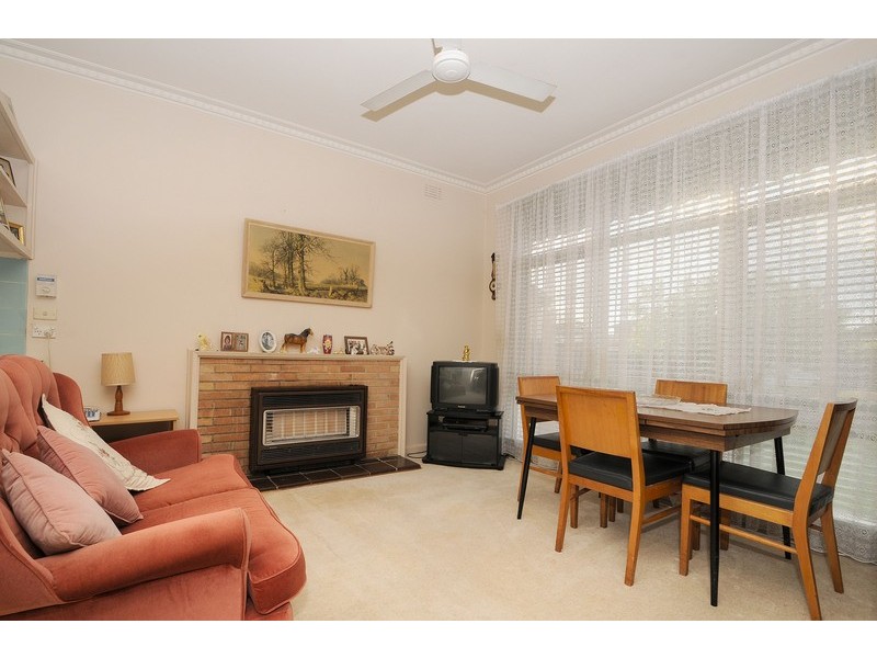 2 Eulinga Avenue, Aspendale VIC 3195