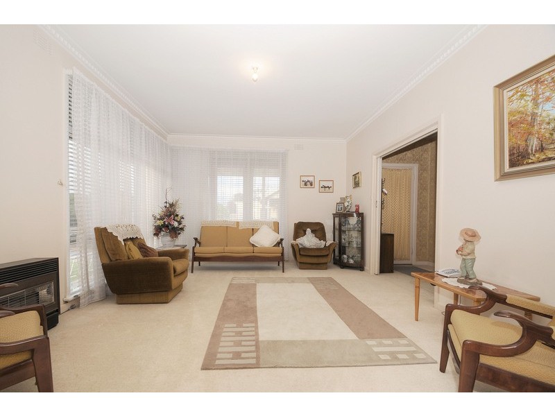2 Eulinga Avenue, Aspendale VIC 3195