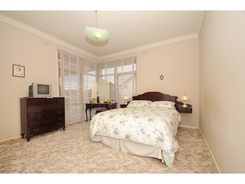 2 Eulinga Avenue, Aspendale VIC 3195