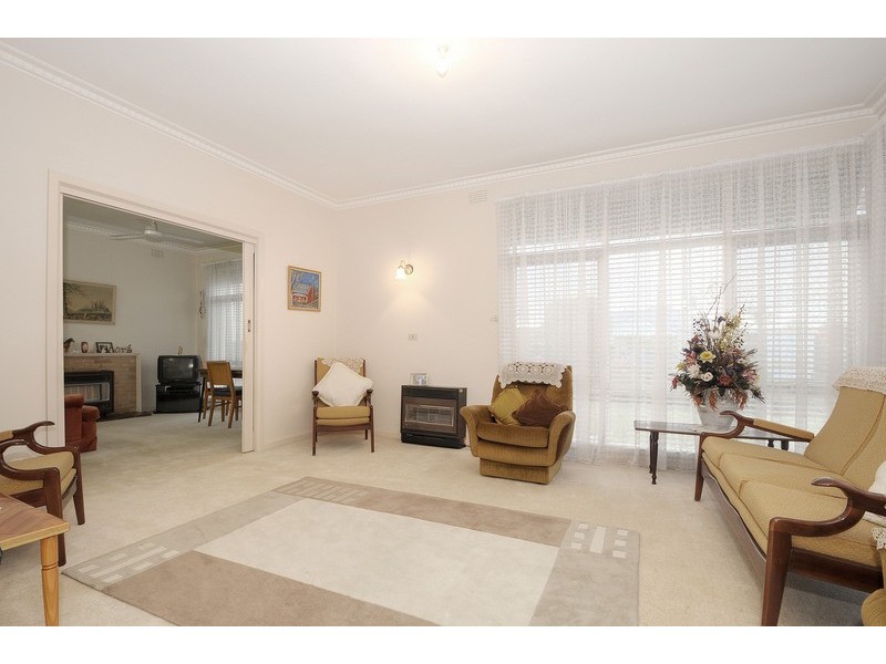 2 Eulinga Avenue, Aspendale VIC 3195