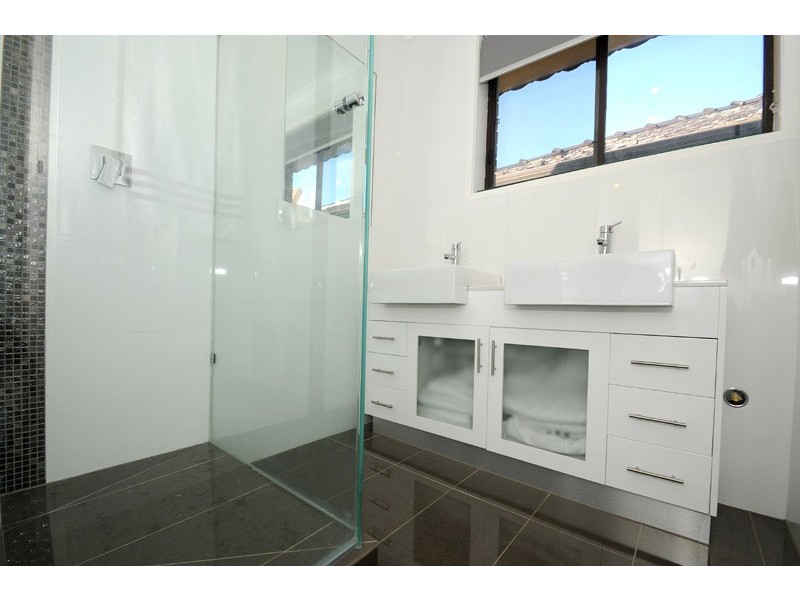 4/11 Blanche Avenue, Parkdale VIC 3195