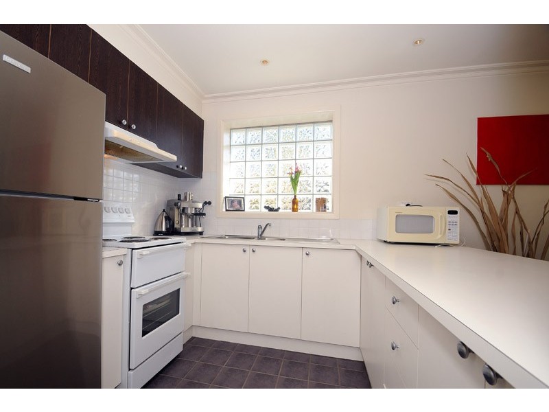 3/11a Gladstone Parade, Elsternwick VIC 3185